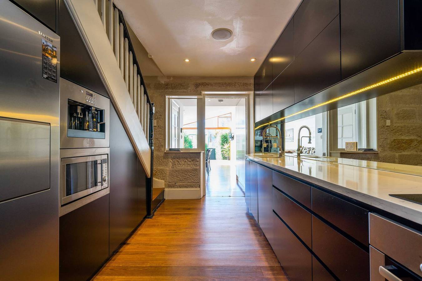 Luxuriöses Reihenhaus im Kolonialstil in den Felsen in Millers Point, Sydney