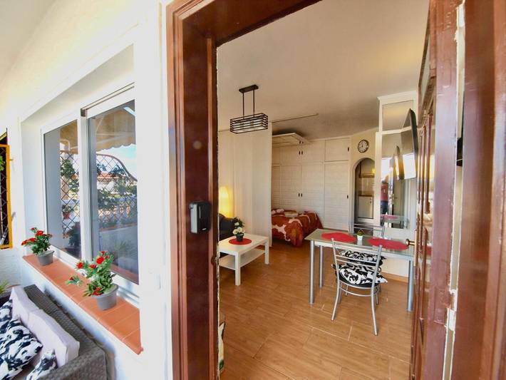 Estudio entero, Apartamento vacacional 'Blue Horizon' con vistas al mar, piscina y Wi-Fi in Mesa del Mar, Tacoronte