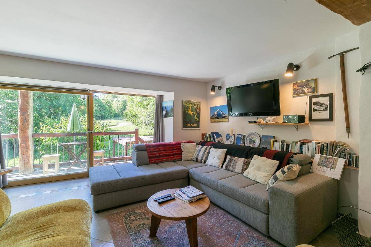 Appartement entier, Les Rochas - Duplex pour 7 personnes in Champcella, Parc national des Écrins