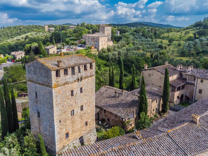 Appartamento per 4 persone, con giardino e panorama nonché terrazza, con animali domestici in Sovicille
