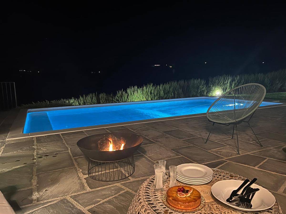 Casale Ohana in Mango , Langhe