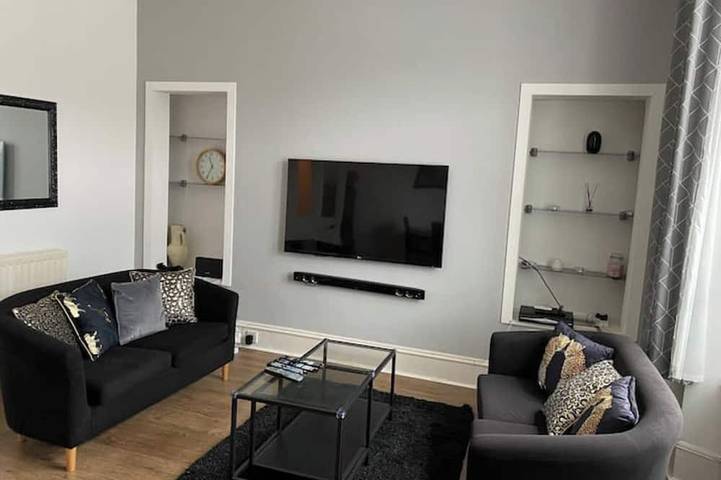 Holiday rental for 2 people, with hot tub and garden in Aberdeen