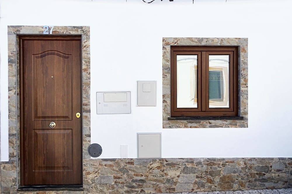 Homerez - Casa acogedora con terraza en Redondo in Redondo, Distrito de Évora