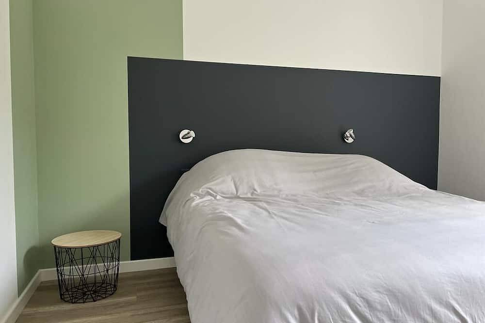 Villa climatisée avec vue, piscine et salle de jeux extérieure à Figari in Figari, Arrondissement de Sartène