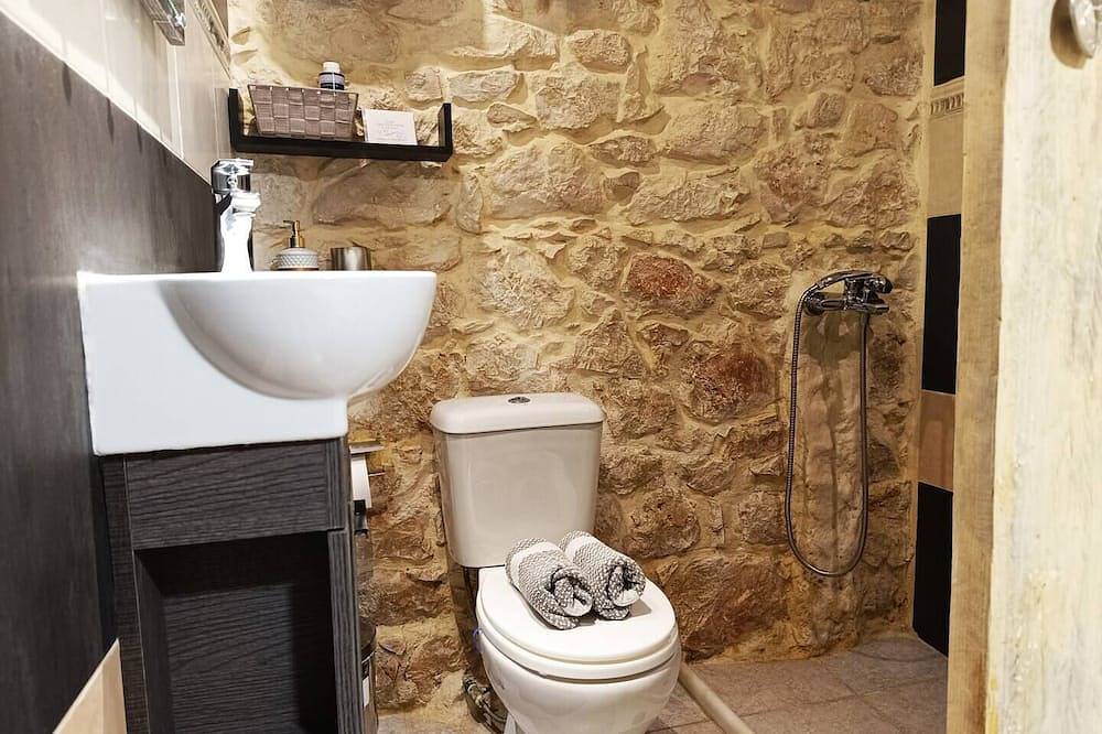 Agios Ioannis Stone Cottage & Private Heated Pool​ in Korinthia