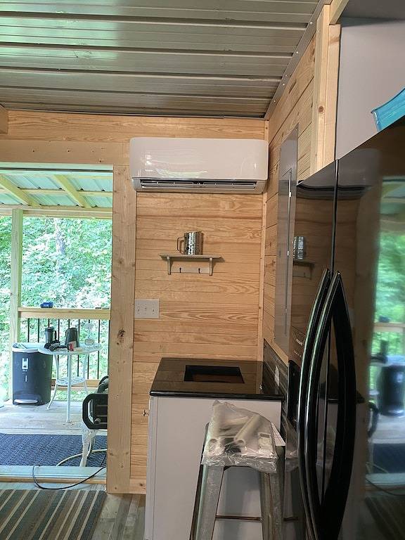 Escape to your cozy cabin near Daniel Boone National Forest & Lake Cumberland in Daniel Boone National Forest