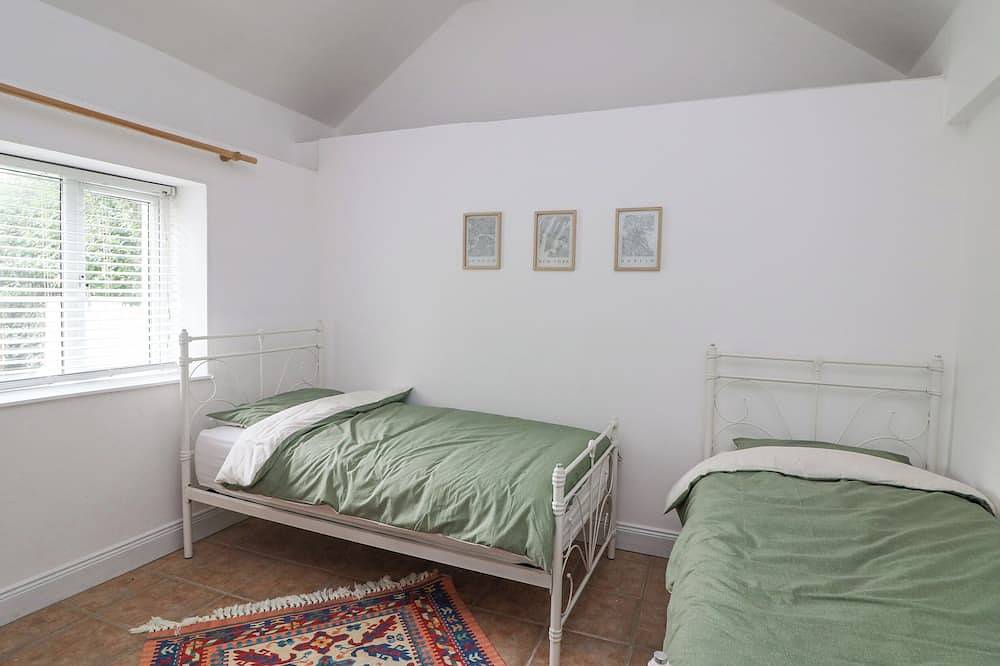 Bayside Cottage, pet friendly in Rosslare Strand, County Wexford in Rosslare, County Wexford