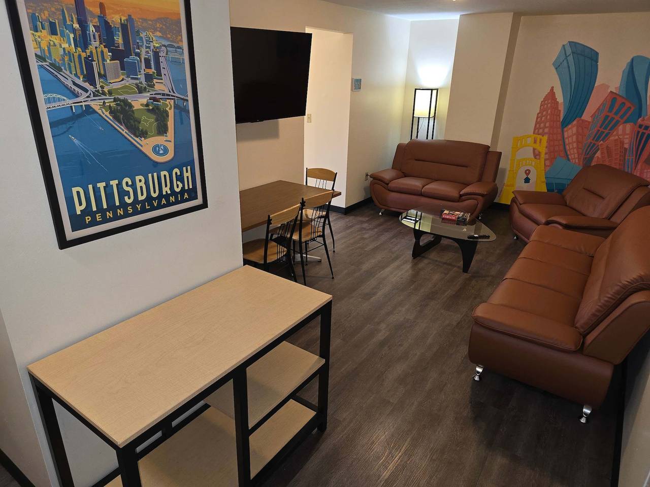 Entire apartment, 2 Bedroom Downtown Apt   Friends   Families Ideal  in Pittsburgh, Allegheny County