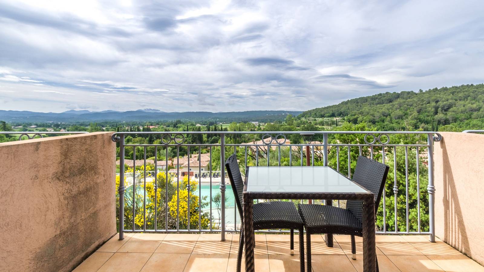 Apartamento entero, Le Domaine de Camiole - Double Room with balcony in Callian, Region de Draguignan