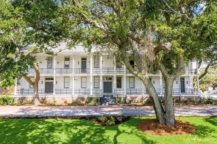 Vacation apartment for 4 people, with pool and yard - 1