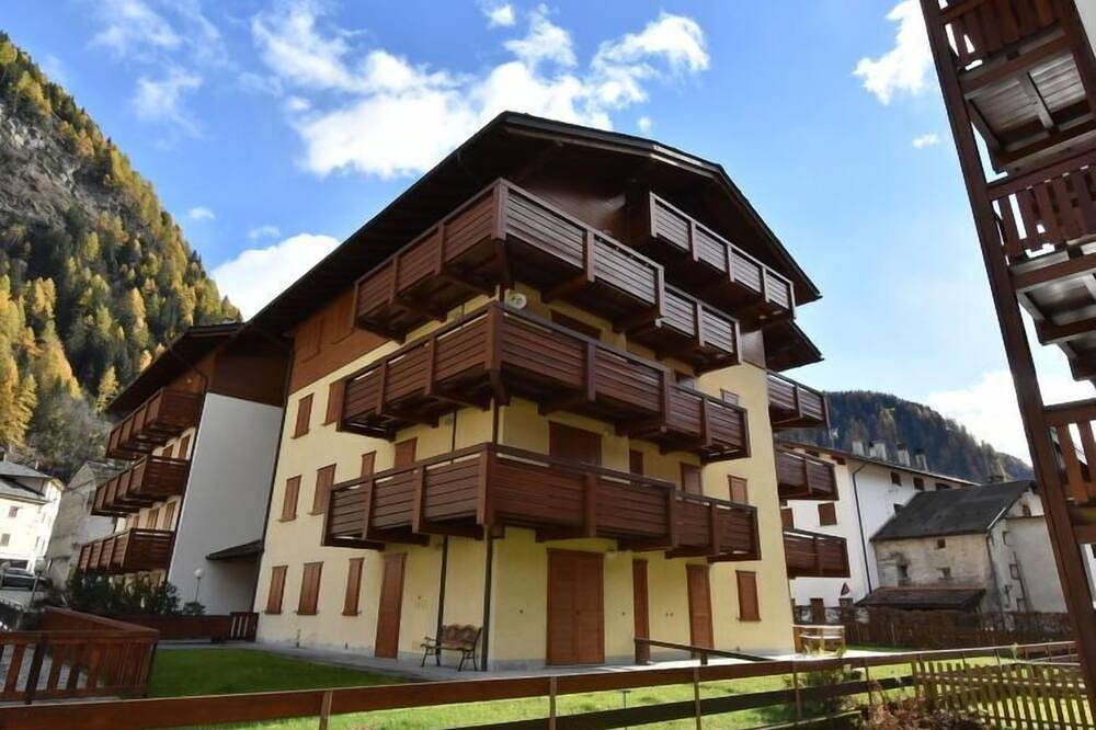 Appartamento intero, Cà Serena by Interhome in Campodolcino (Borgo), Campodolcino