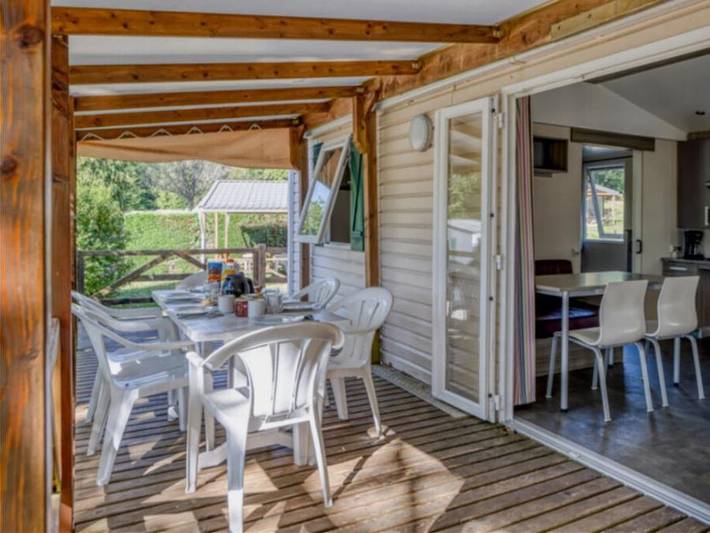 Camping Paradis Le Coiroux - Mobilhome 4 personnes - Mobil-home Classique 2ch 4p Pmr S in Aubazines, Région de Brive-la-Gaillarde