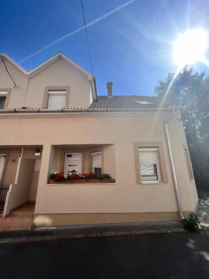 Apartament wakacyjny dla 12 osób, z ogród i taras w Eger