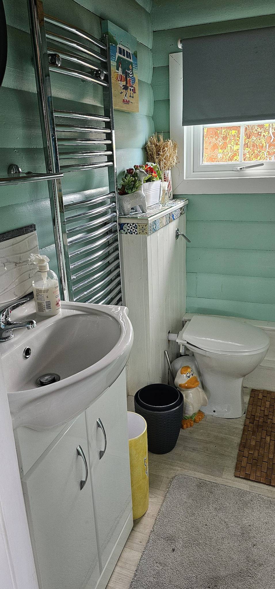 Log cabin - free parking, garden & pet friendly in Bronaber, Snowdonia