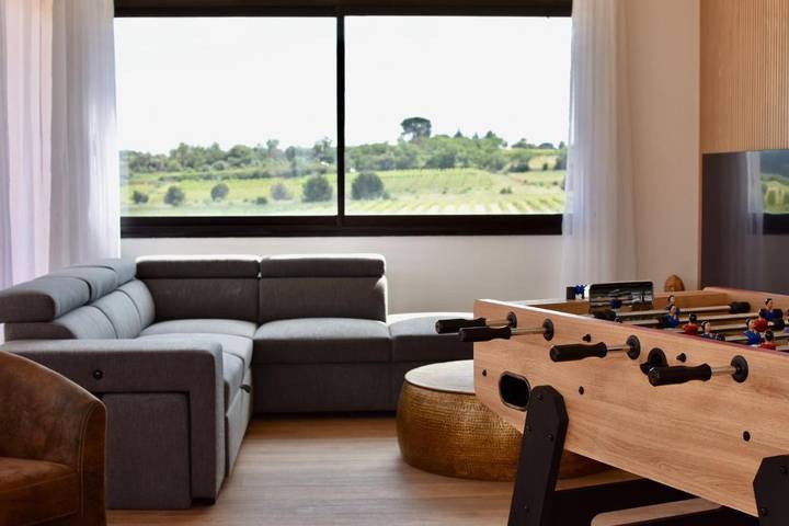 Location de vacances pour 17 personnes, avec vue ainsi que piscine et jardin, animaux acceptés à Ouveillan - 3