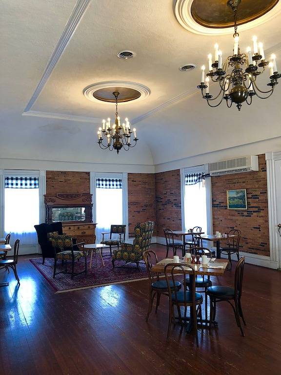 1830s Historic Inn Ithaca Ny, Room 8 in Cayuga Lake