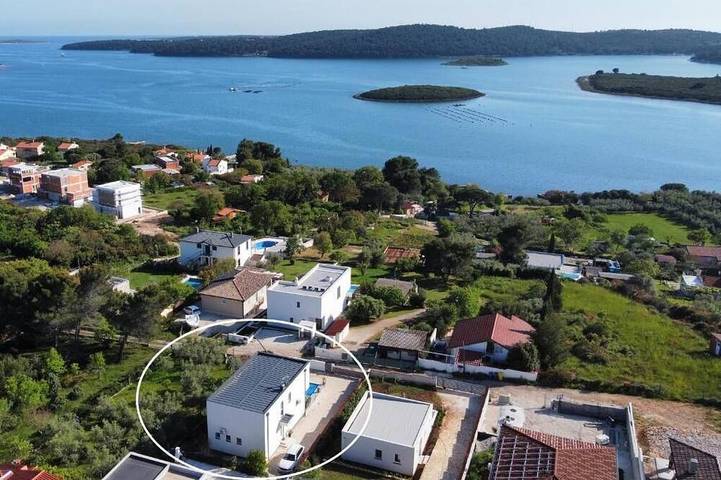 Villa für 6 Personen, mit Balkon - 1