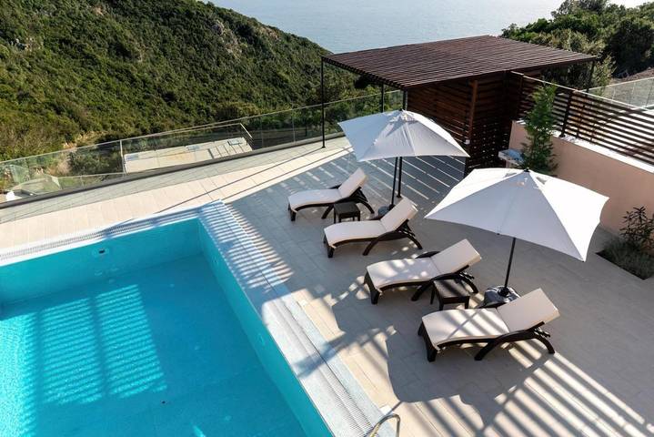 Villa für 8 Personen, mit Balkon und Terrasse sowie Garten und Pool in Montenegro - 3