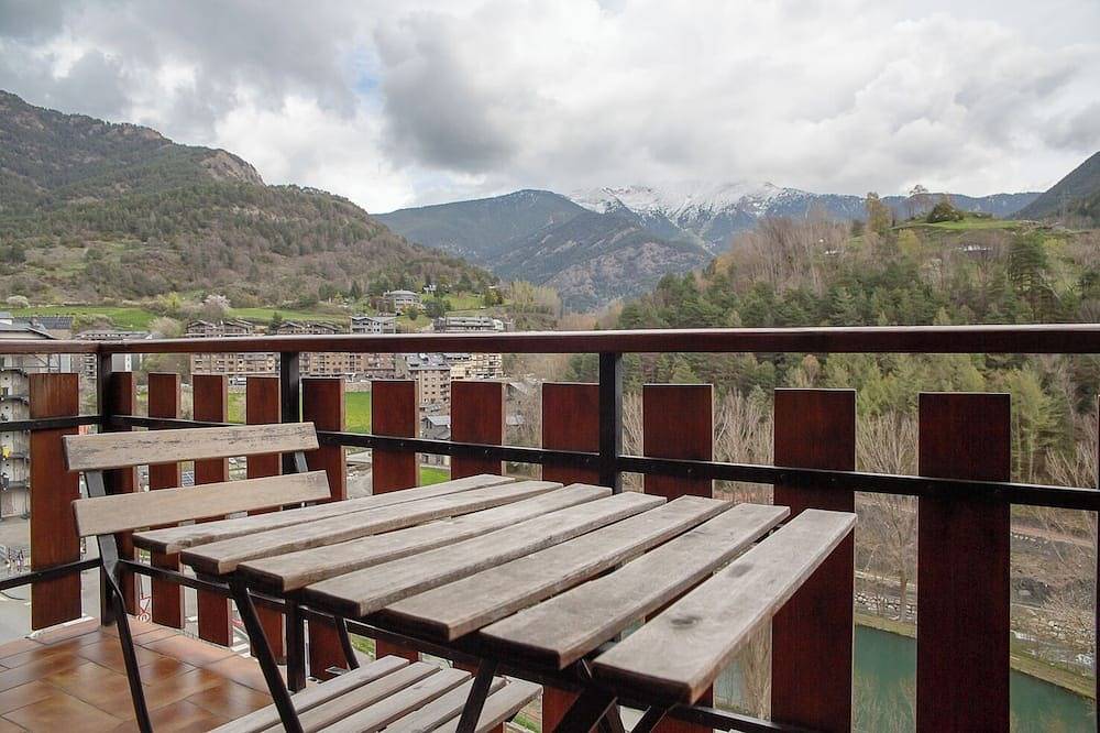 Entire apartment, Andbnb I Spacious and Cozy Retreat I 9 Min to Ski Lift in La Massana (City), Pal Arinsal