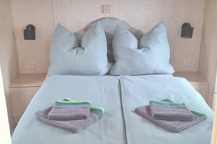 Wohnwagen für 4 Personen in Mecklenburg-Vorpommern - 2