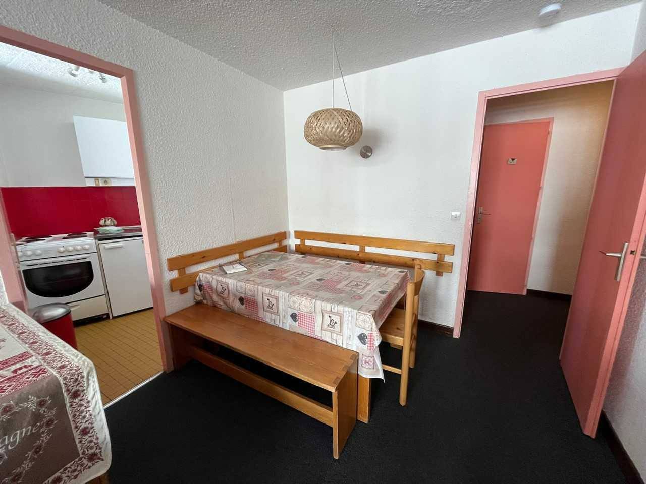 Ganze Wohnung, Les Menuires - 5 Pers., 42 m², 2 Zimmer, direkt an den Pisten, Wifi, Haustiere erlaubt in Les Menuires, Saint-Martin-de-Belleville