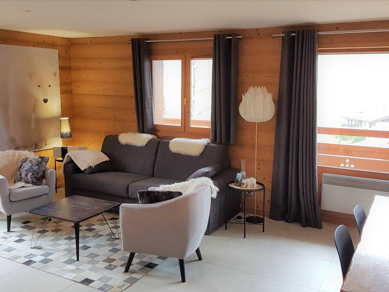 Entire apartment, 3-room apartment with balcony and garage near the slopes in La Clusaz, Annecy region