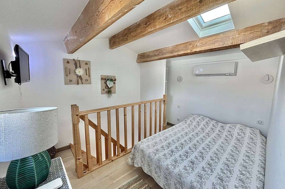 Ganze Wohnung, Studio-Duplex in Porticcio: Beach Nearby, A/C, Terrace, Wi-Fi in Cauro, Ajaccio und Umgebung