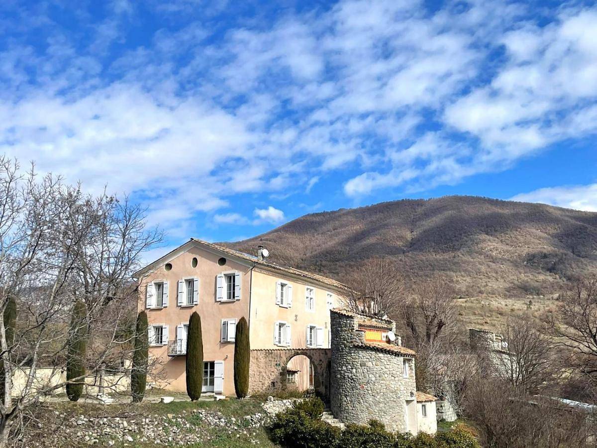 Appartement entier, Apartment with Garden View in La Robine-sur-Galabre, Alpes-de-Haute-Provence
