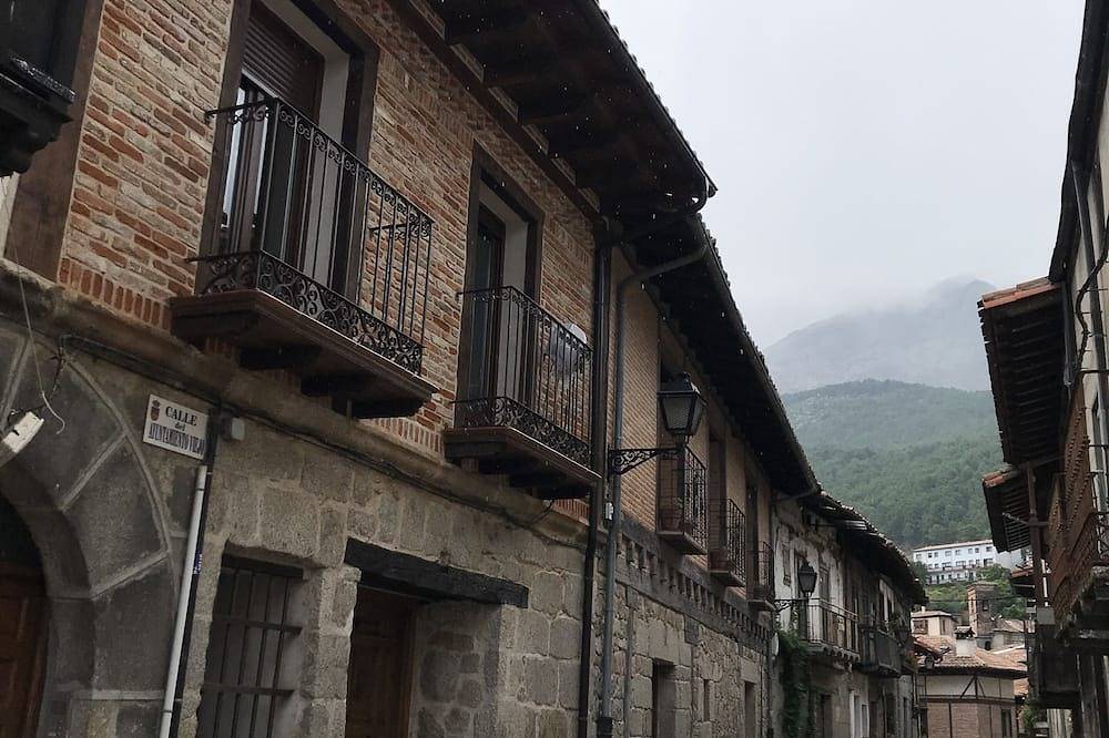 Preciosa casa de pueblo en la Sierra de Gredos in Cuevas del Valle, Valle del Tiétar