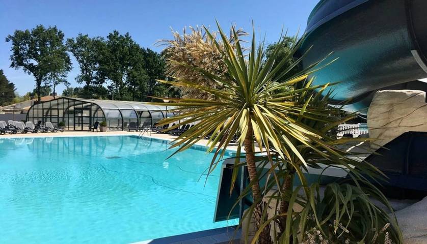 Tente pour 6 personnes, avec bassin pour enfant en Vendée - 2