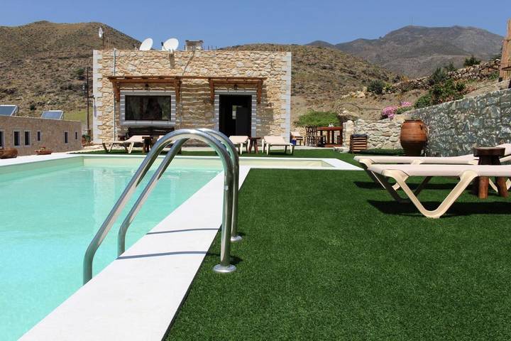 Ferienwohnung für 2 Personen, mit Pool und Kinderpool sowie Ausblick und Garten auf Kreta - 2