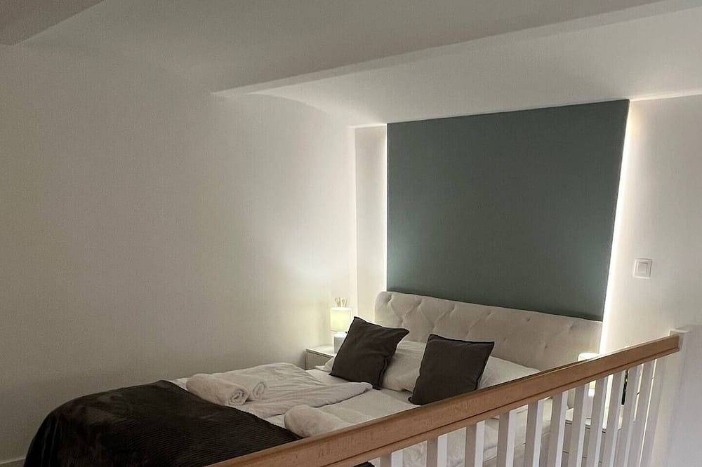 Ganze Wohnung, Fußbodenheizung und Parkplatz, Debrecen Zentrum in Debrecen, Hajdú-Bihar megye