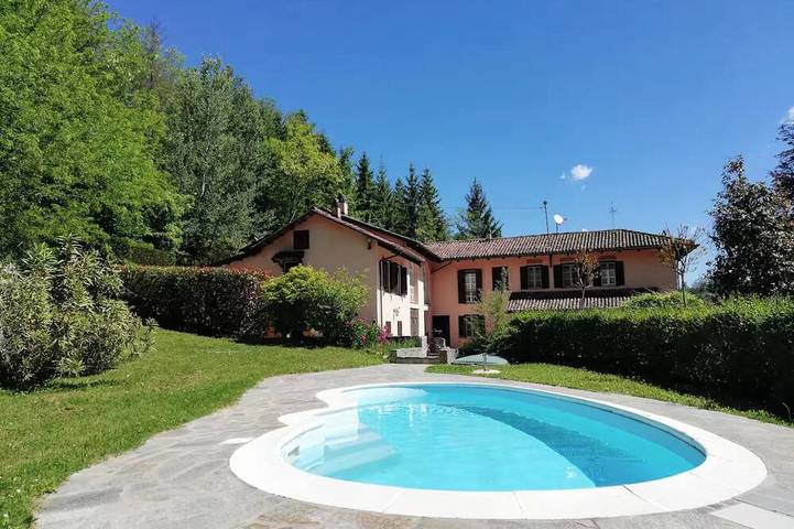 Ferienwohnung für 4 Personen, mit Pool und Garten