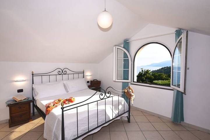 Traumvilla mit Panoramapool in Villammare, Vibonati