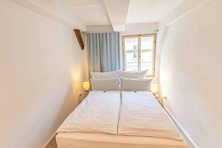 Ganze Wohnung, ⭐️ himmlischer Hof - Juwel von 1477 mit Parken, 55m², Kamin/Außensitzplatz/Öko in Quedlinburg, Harzvorland