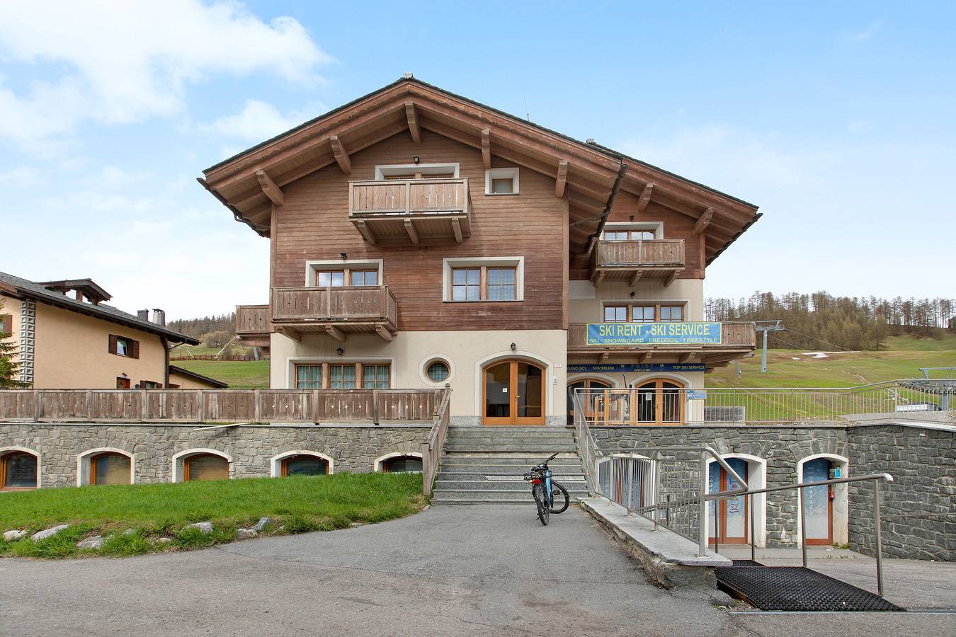 Entire apartment, Apartment 'Baita Valandrea 1' with Mountain View, Shared Garden and Wi-Fi in Livigno (Town), Livigno