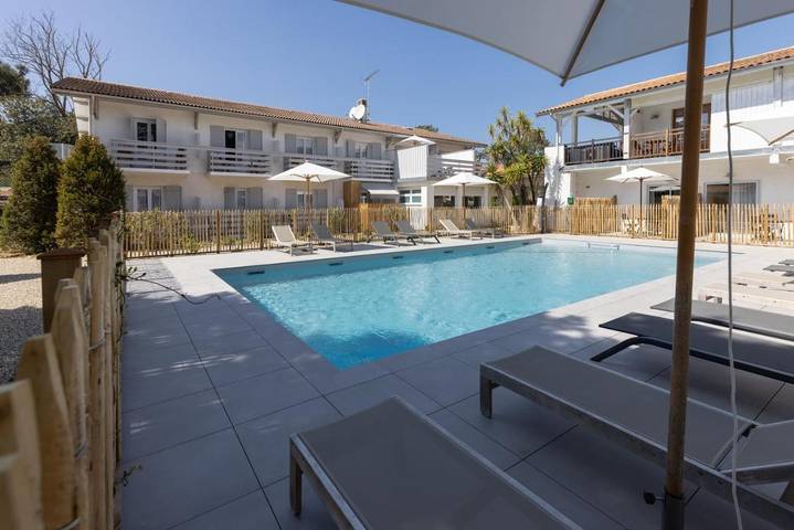 Hôtel pour 2 personnes, avec Balcon et Terrasse ainsi que Jardin et Piscine