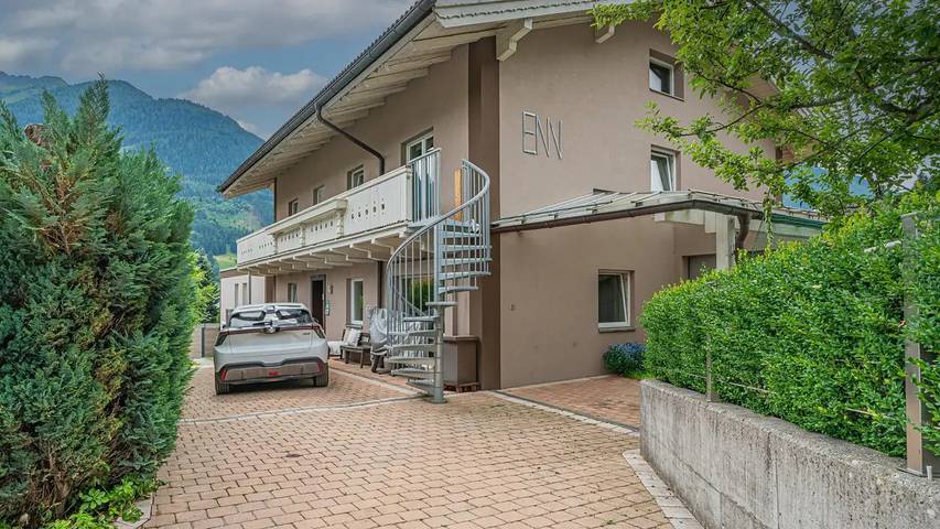 Ferienhaus für 11 Personen, mit Balkon