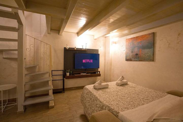 Ganze Wohnung, SuiteHouse78 - Elegante zentrale Wohnung mit privatem Garten, nahe Bari Altstadt in Bari, Bari Provinz