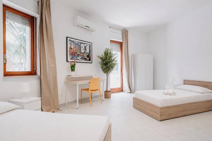 Holiday rental for 2 people, with balcony in Syracuse