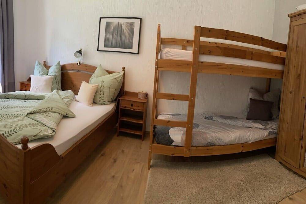 Ganze Wohnung, Im Herzen des Reinhardswald in Hofgeismar, Hessisches Bergland