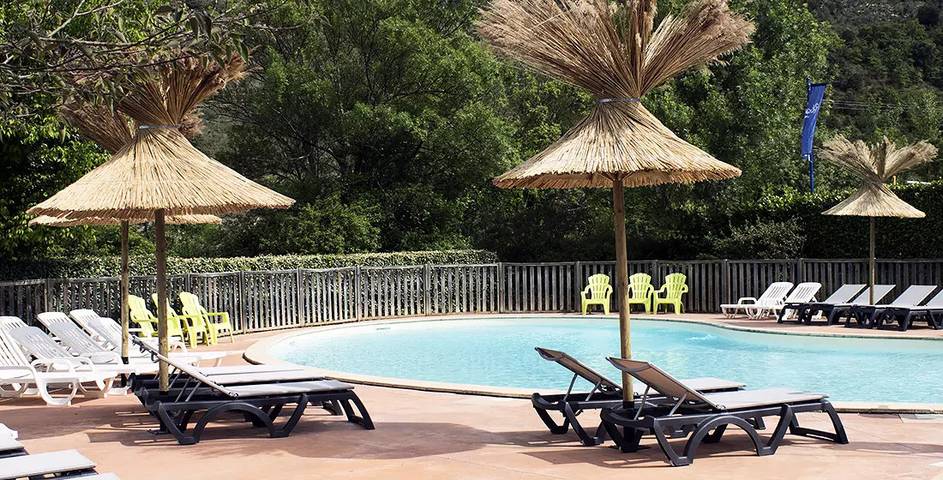 Camping pour 4 personnes, avec terrasse en Ardèche - 2