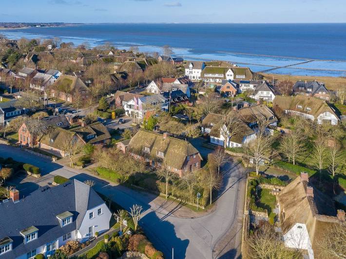 Paulas Hüs - Ina - Ein romantisches Reetdachhaus im historischen Ortskern von Keitum in Keitum, Sylt (Gemeinde)
