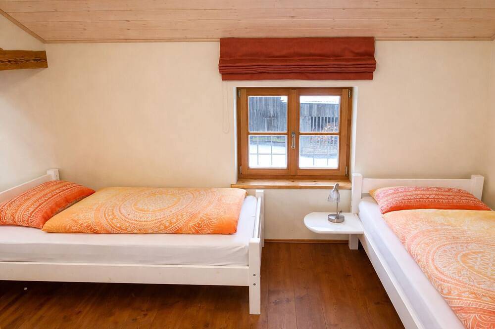 All-inclusive  --  Holzbackofen, Sauna, Hot Tub, Heimkino, Billard, Kicker, Dart in Loitzendorf, Ostbayern