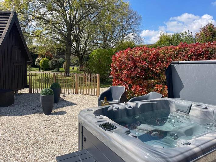 Gîte pour 6 personnes, avec jardin et jacuzzi dans Réaux-sur-Trèfle - 2