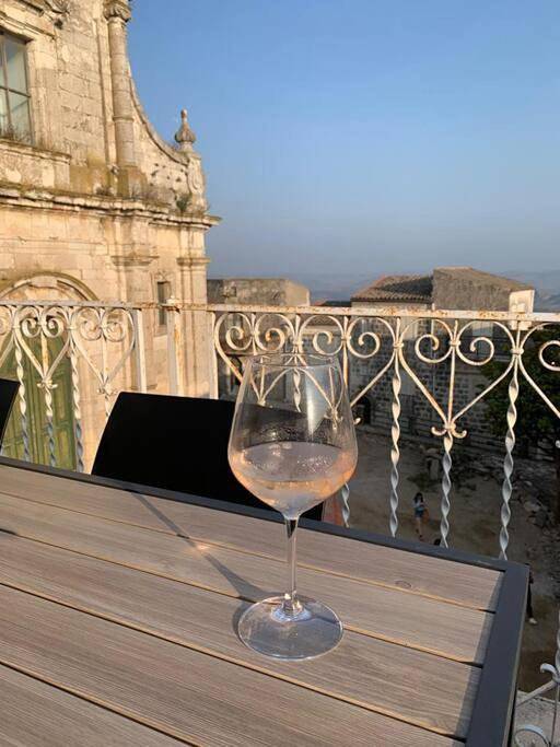 Location de vacances pour 7 personnes, avec terrasse et vue, animaux acceptés à Mussomeli