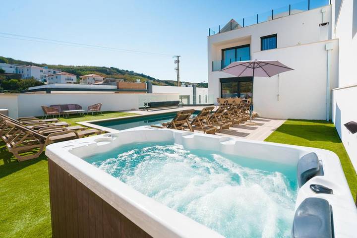 Location de vacances pour 10 personnes, avec jardin ainsi que vue et piscine à Ribamar