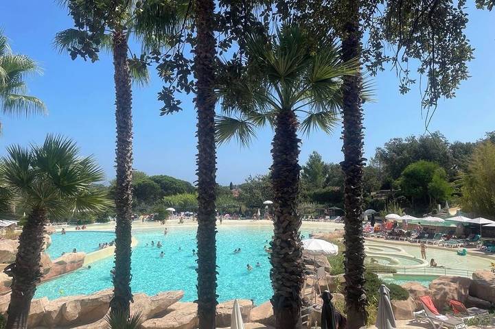 Vacation rental for 5 people, with pool and yard as well as hot tub, with pets in Grimaud