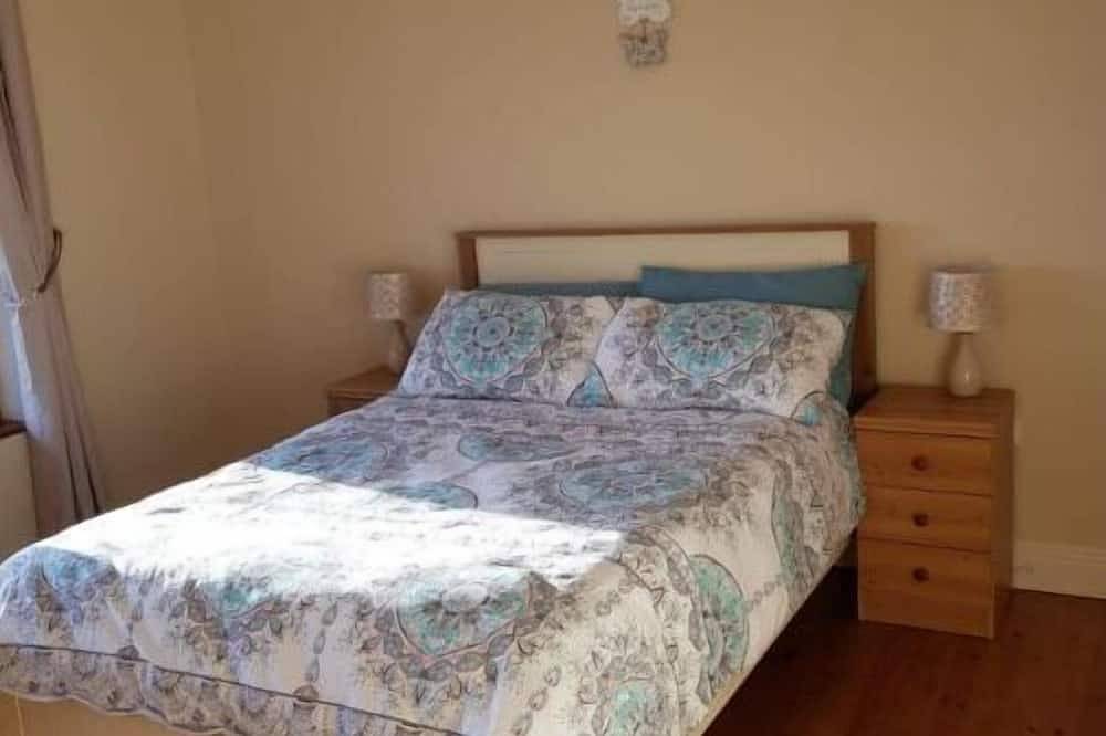 Barr An Chnoic Holiday in Nenagh, Lough Derg