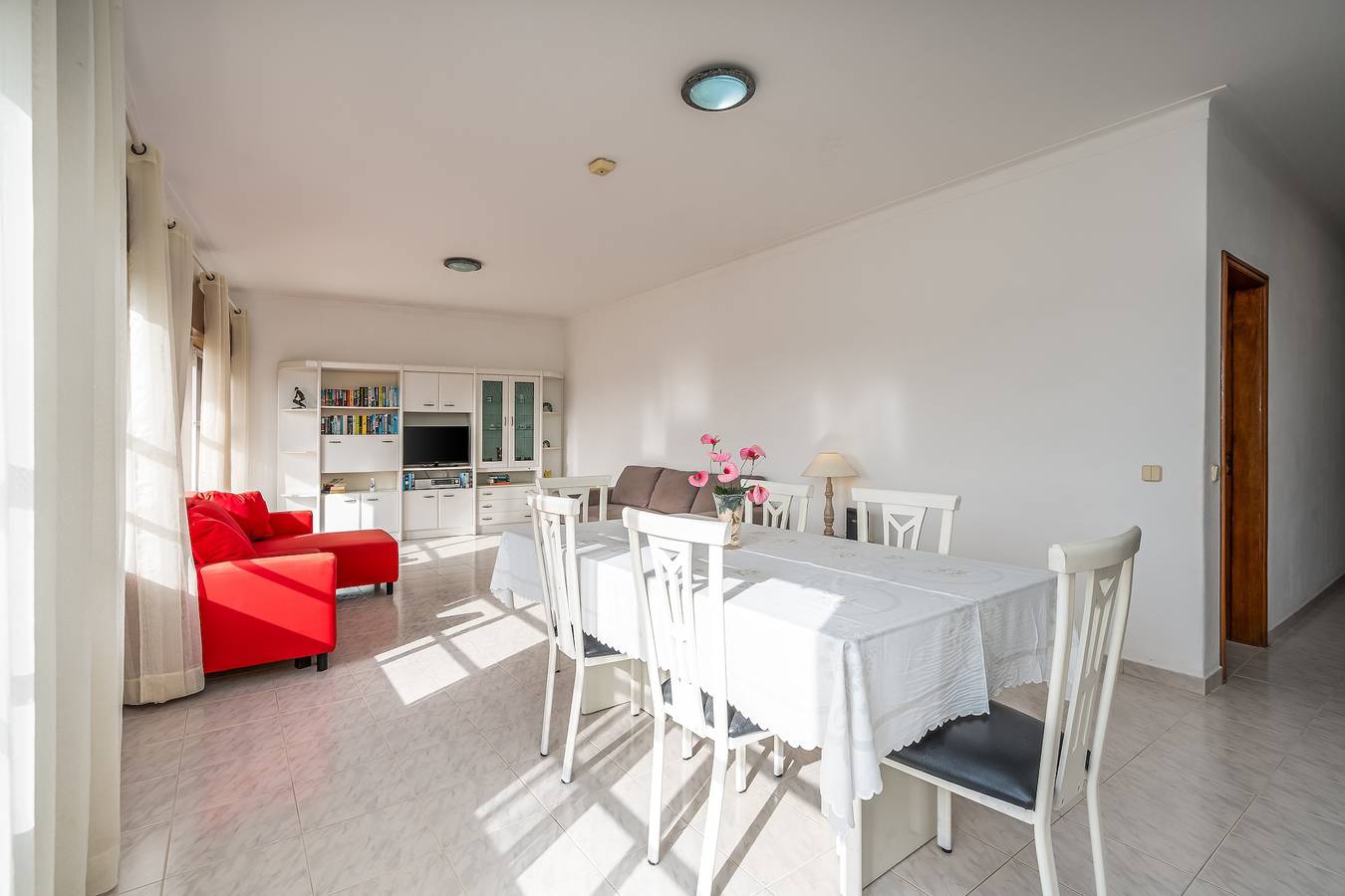Apartamento entero, Apartamento 'Maralvor 301' con vistas al mar, piscina compartida y Wi-Fi in Alvor, Distrito de Faro